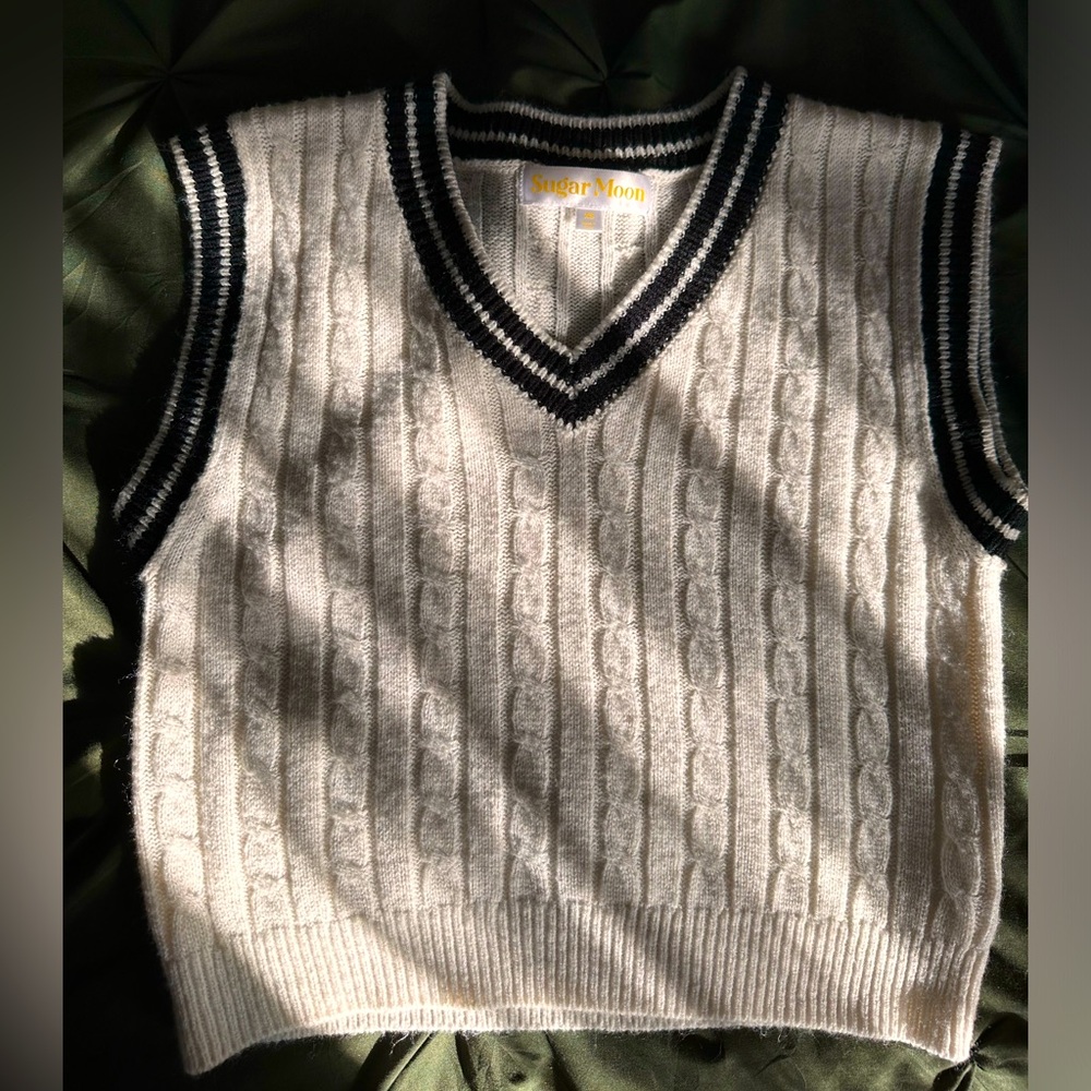 Soft Cream V-Neck Sweater-Vest